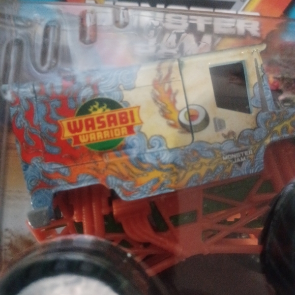 Monster Jam Wasabi Warrior Scale 1:64 Series 31 By Spin Master True Metal - Picture 3 of 10
